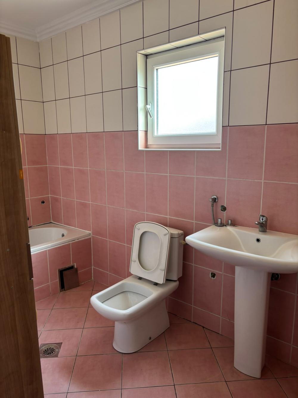 Slika 9 - Vojni put 2.,  Kuća za izdavanje, 240m2, 2.000€