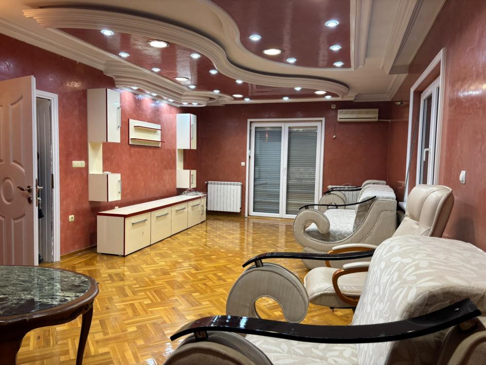 Slika 3 - Vojni put 2.,  Kuća za izdavanje, 240m2, 2.000€