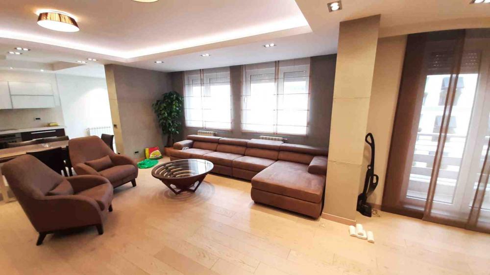 Slika 1 - Baba Višnjina, Trosoban stan za izdavanje, 140m2, 1.900€