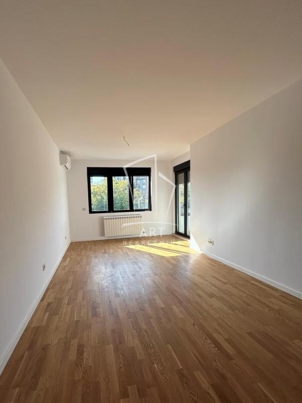 Slika 1 - Beranska, Dvoiposoban stan za izdavanje, 76m2, 900€