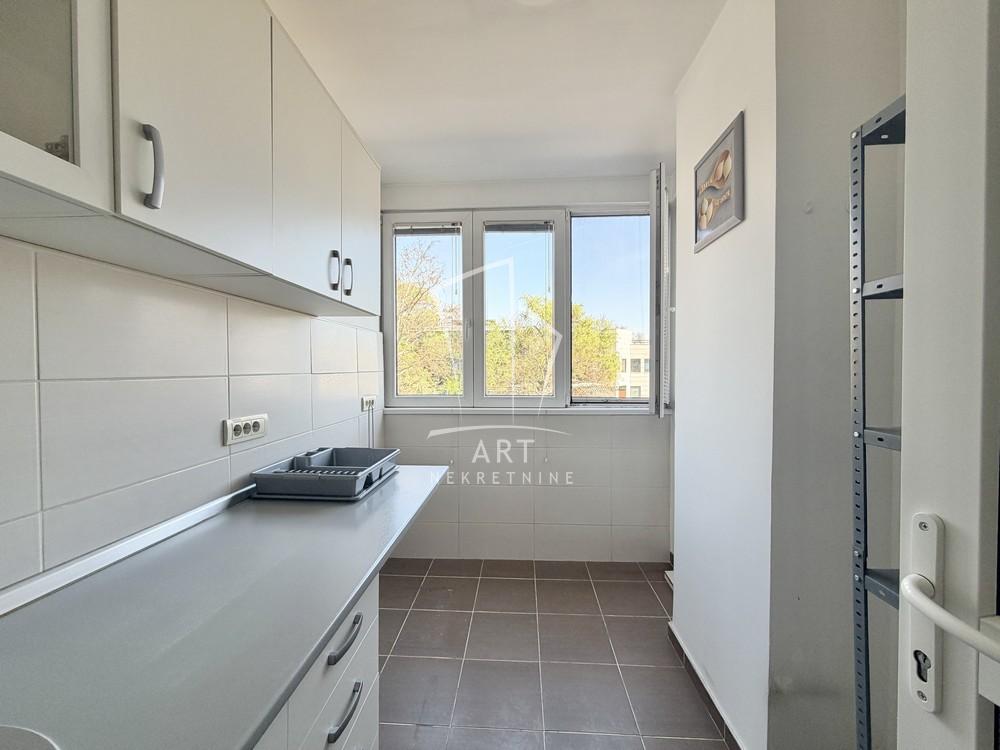 Slika 9 - Bulevar Mihajla Pupina, Trosoban stan za izdavanje, 77m2, 700€