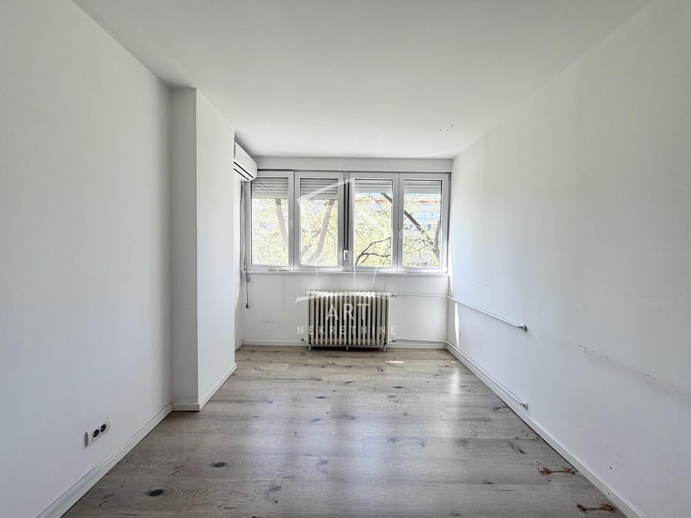 Slika 10 - Bulevar Mihajla Pupina, Trosoban stan za izdavanje, 77m2, 700€