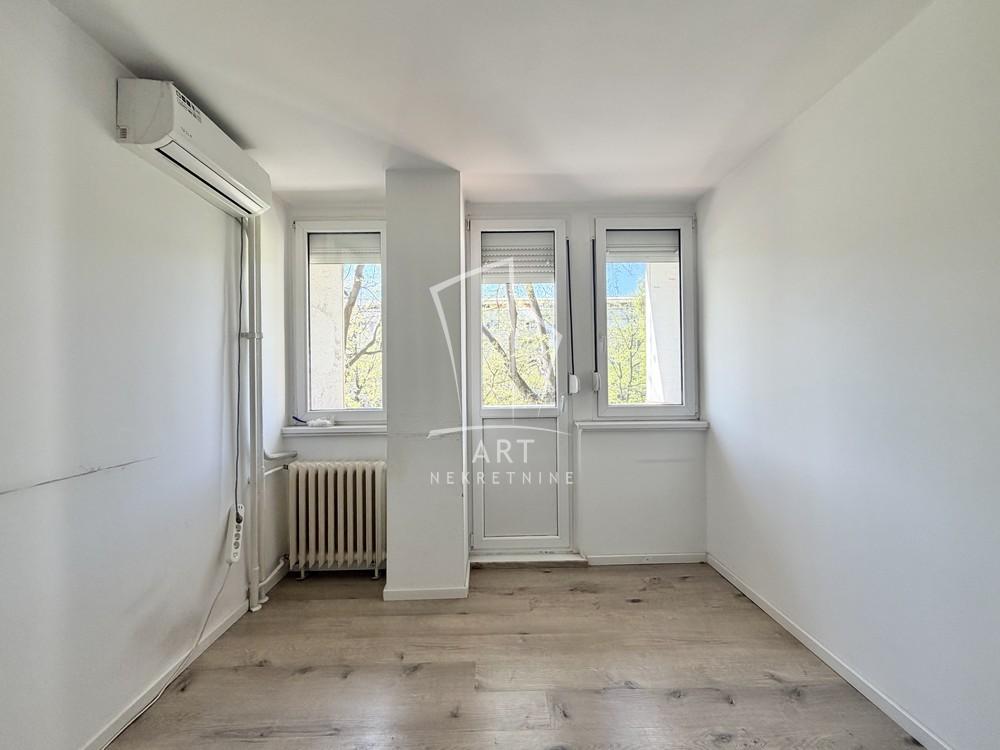 Slika 11 - Bulevar Mihajla Pupina, Trosoban stan za izdavanje, 77m2, 700€