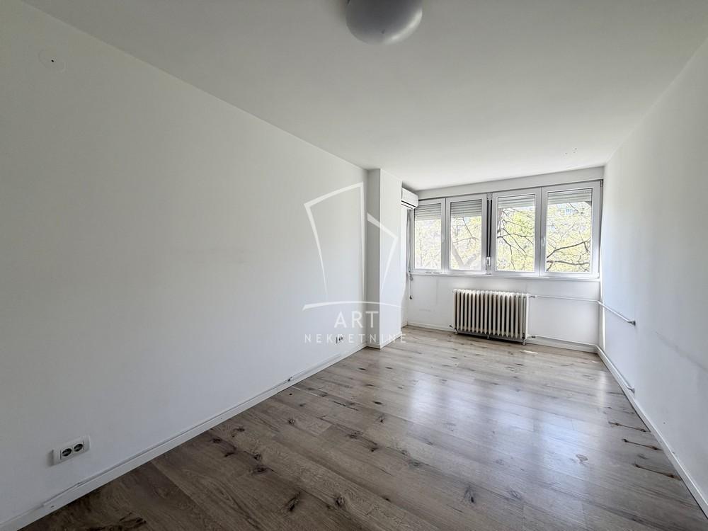 Slika 3 - Bulevar Mihajla Pupina, Trosoban stan za izdavanje, 77m2, 700€