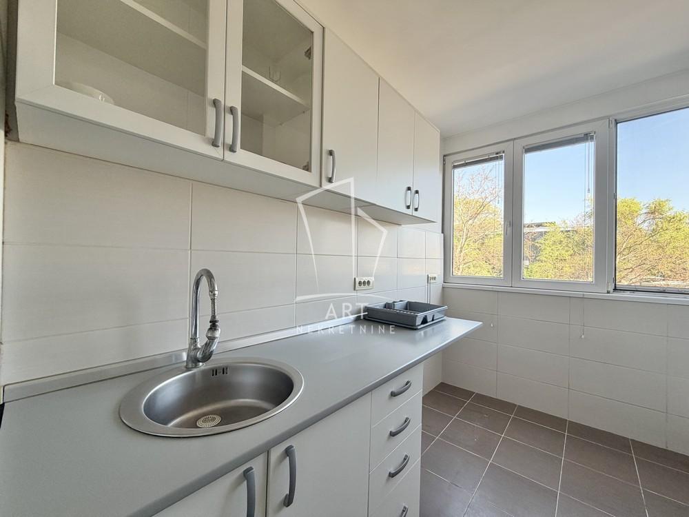 Slika 7 - Bulevar Mihajla Pupina, Trosoban stan za izdavanje, 77m2, 700€