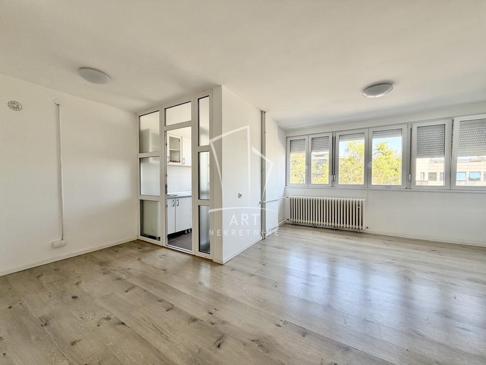 Glavna slika -Bulevar Mihajla Pupina, Trosoban stan za izdavanje, 77m2, 700€
