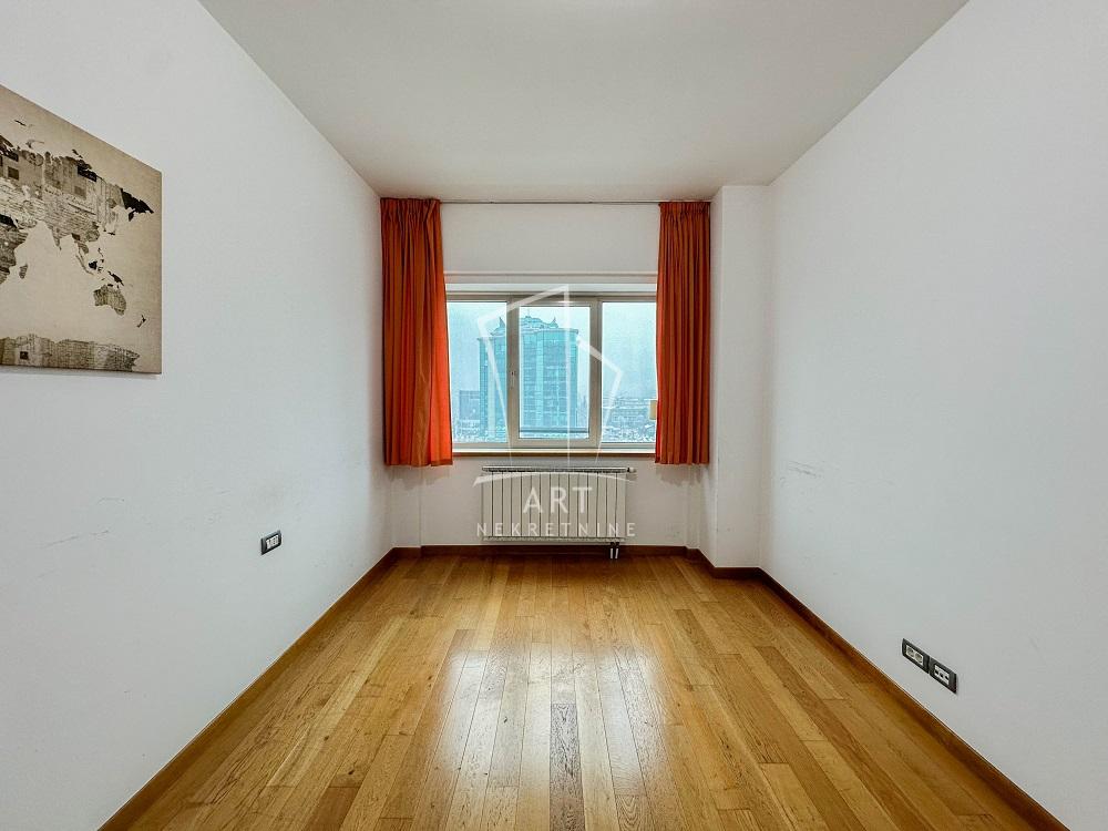 Slika 9 - Milentija Popovića, Četvorosoban stan na prodaju, 170m2, 850.000€