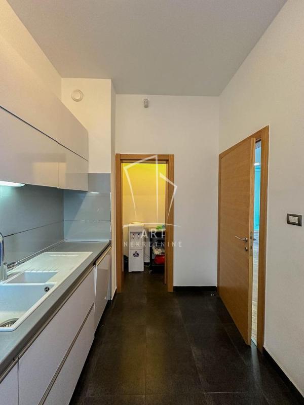 Slika 10 - Milentija Popovića, Četvorosoban stan na prodaju, 170m2, 850.000€