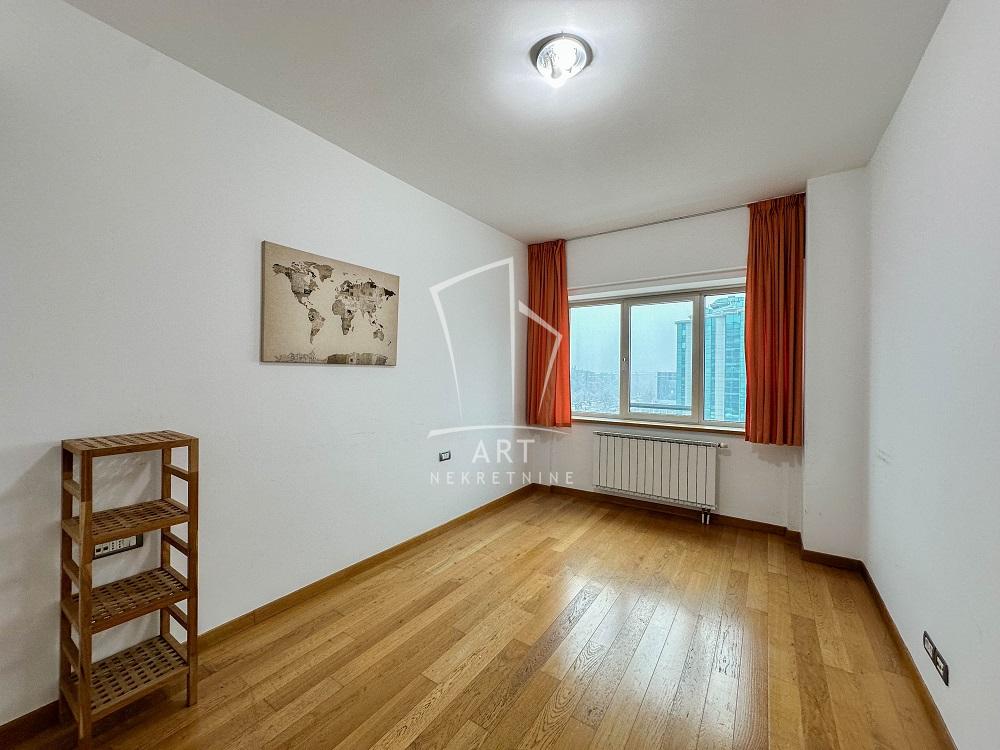 Slika 7 - Milentija Popovića, Četvorosoban stan na prodaju, 170m2, 850.000€