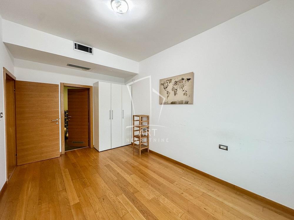 Slika 8 - Milentija Popovića, Četvorosoban stan na prodaju, 170m2, 850.000€