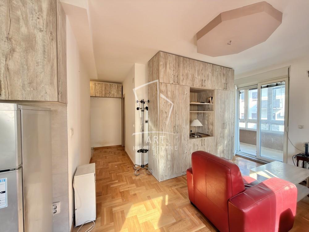 Glavna slika -Kralja Petra I, Jednoiposoban stan na prodaju, 42m2, 99.500€