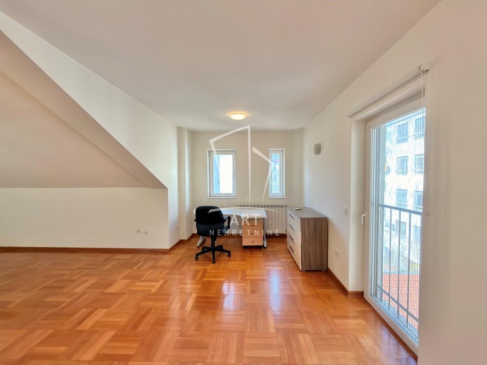 Slika 7 - Sibinjanin Janka, Četvoroiposoban stan na prodaju, 117m2, 440.000€