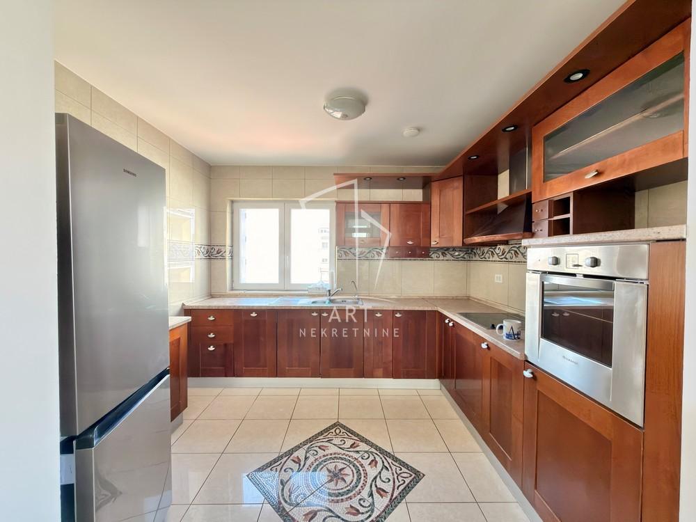 Slika 5 - Sibinjanin Janka, Četvoroiposoban stan na prodaju, 117m2, 440.000€