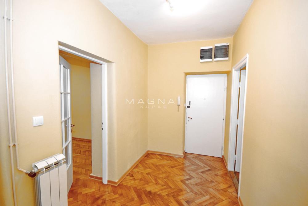 Slika 8 - Cetinjska, Trosoban stan na prodaju, 77m2, 315.000€