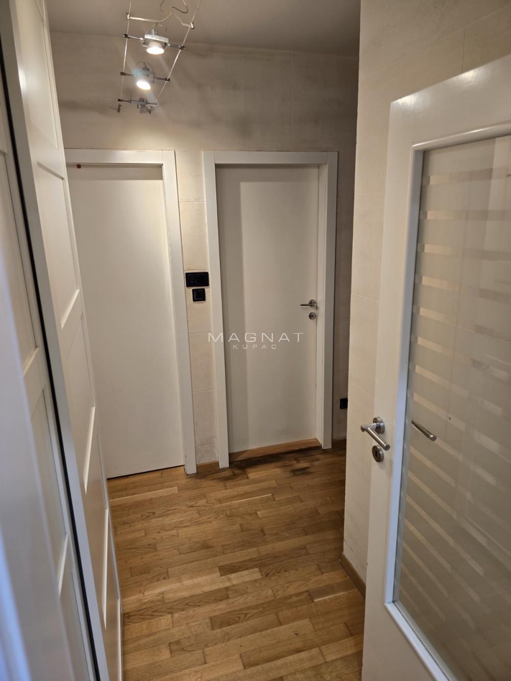 Slika 4 - Šumadijske divizije, Trosoban stan na prodaju, 85m2, 309.000€