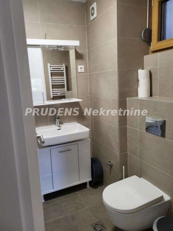 Slika 10 - Petra Kočića, Troiposoban stan za izdavanje, 81m2, 1.200€