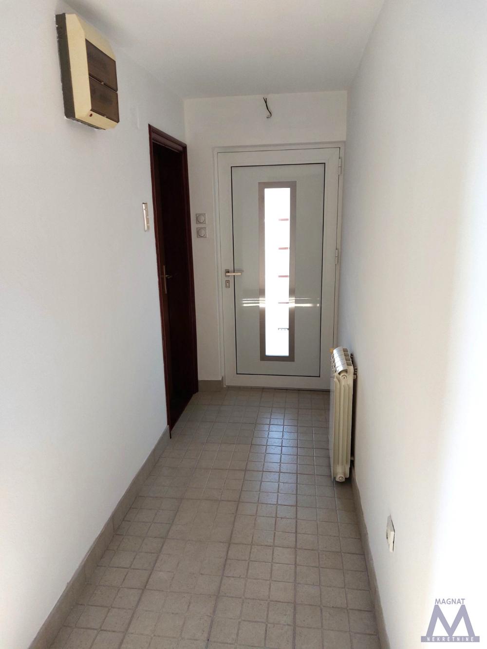 Slika 4 - Dvoiposoban stan za izdavanje, 350€