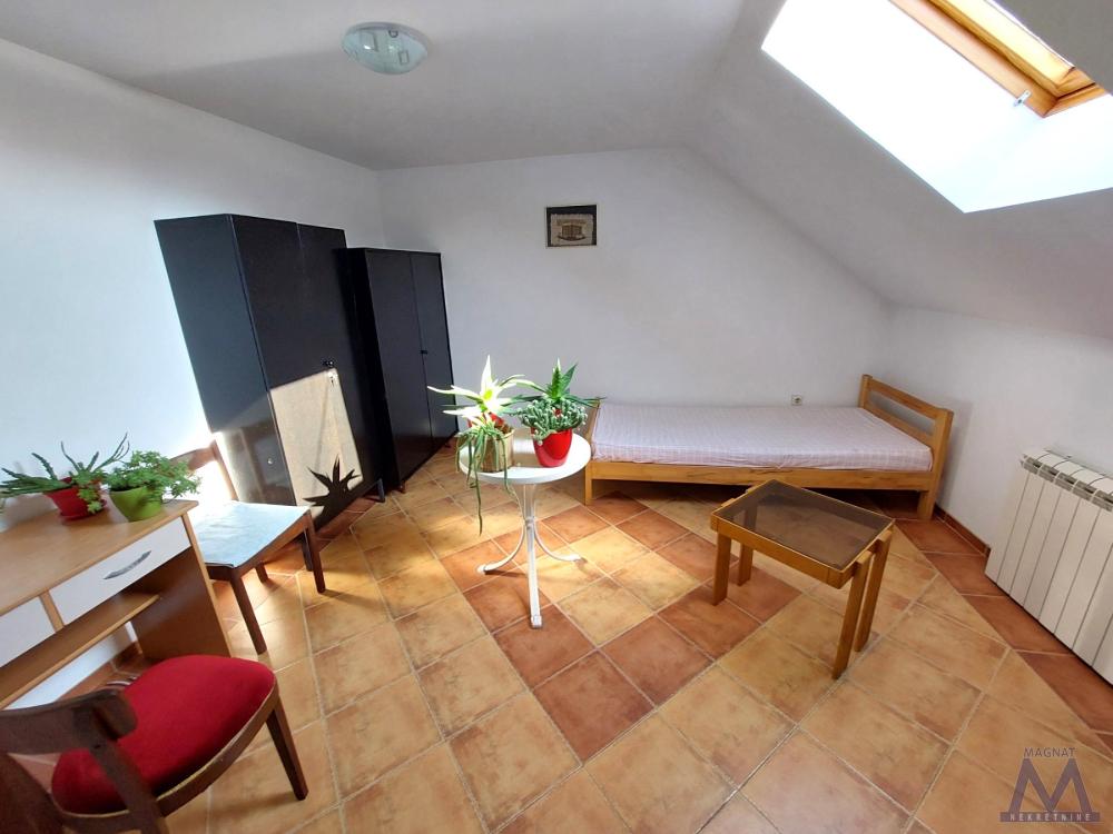 Slika 2 - Dvoiposoban stan za izdavanje, 350€