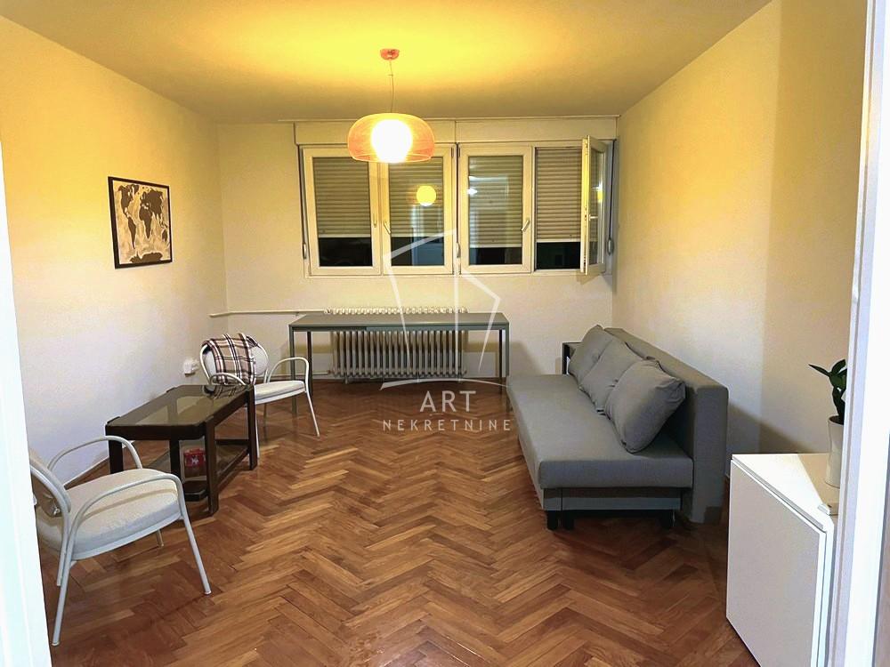 Slika 1 - Pariske komune, Dvosoban stan za izdavanje, 58m2, 920€