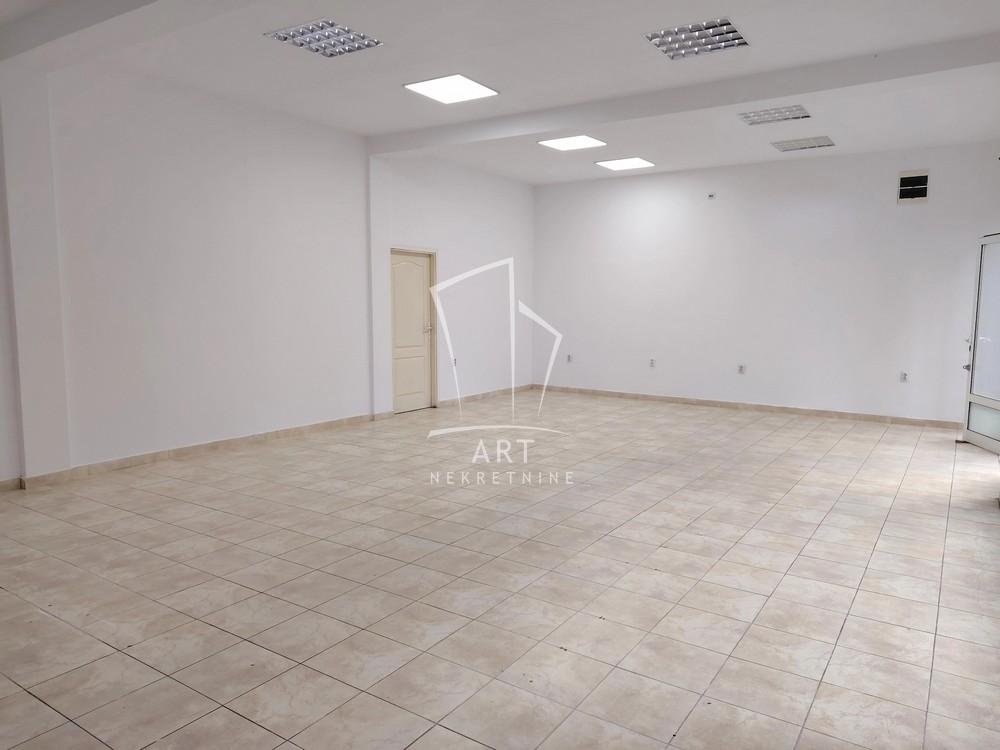Slika 1 - Sestara Bukumirović,  Lokal za izdavanje, 68m2, 700€