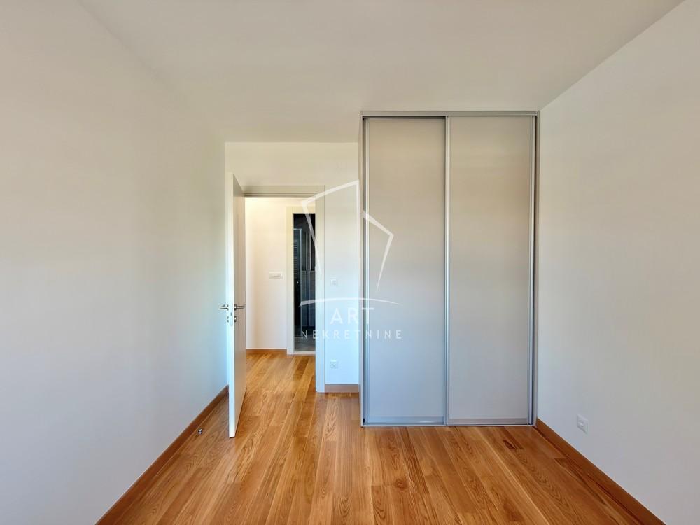 Slika 11 - Tadije Sondermajera, Petosoban stan za izdavanje, 161m2, 2.600€