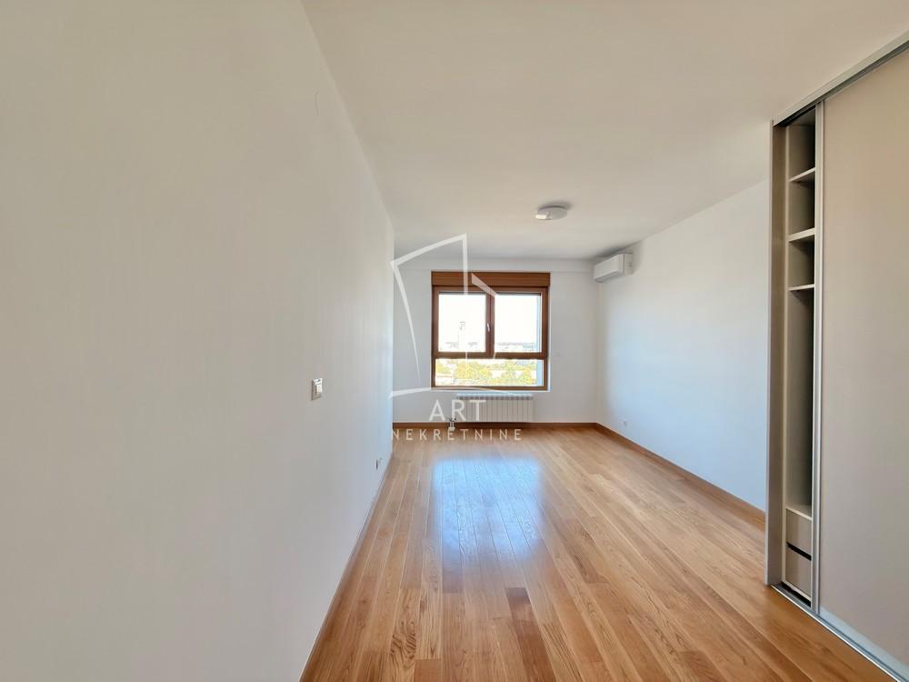 Slika 10 - Tadije Sondermajera, Petosoban stan za izdavanje, 161m2, 2.600€