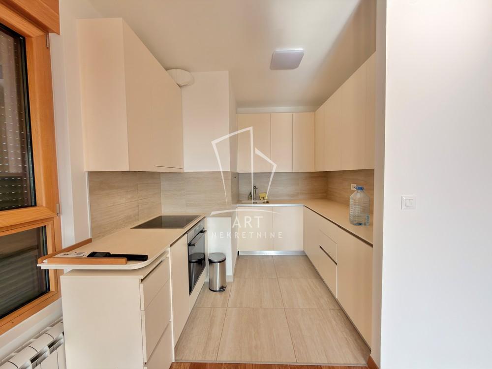 Slika 3 - Tadije Sondermajera, Petosoban stan za izdavanje, 161m2, 2.600€