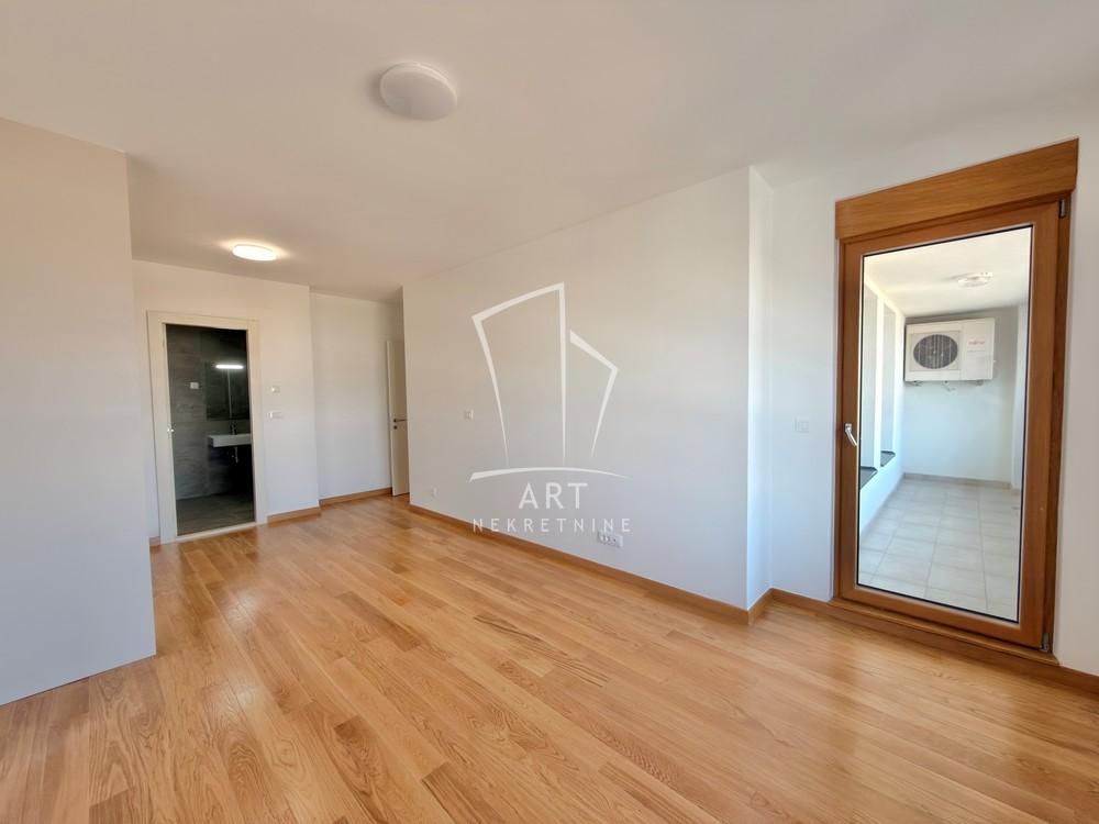 Slika 4 - Tadije Sondermajera, Petosoban stan za izdavanje, 161m2, 2.600€