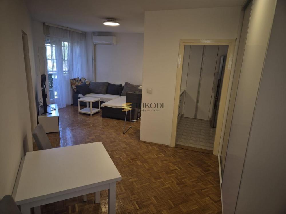 Slika 7 - Dvosoban stan za izdavanje, 50m2, 950€