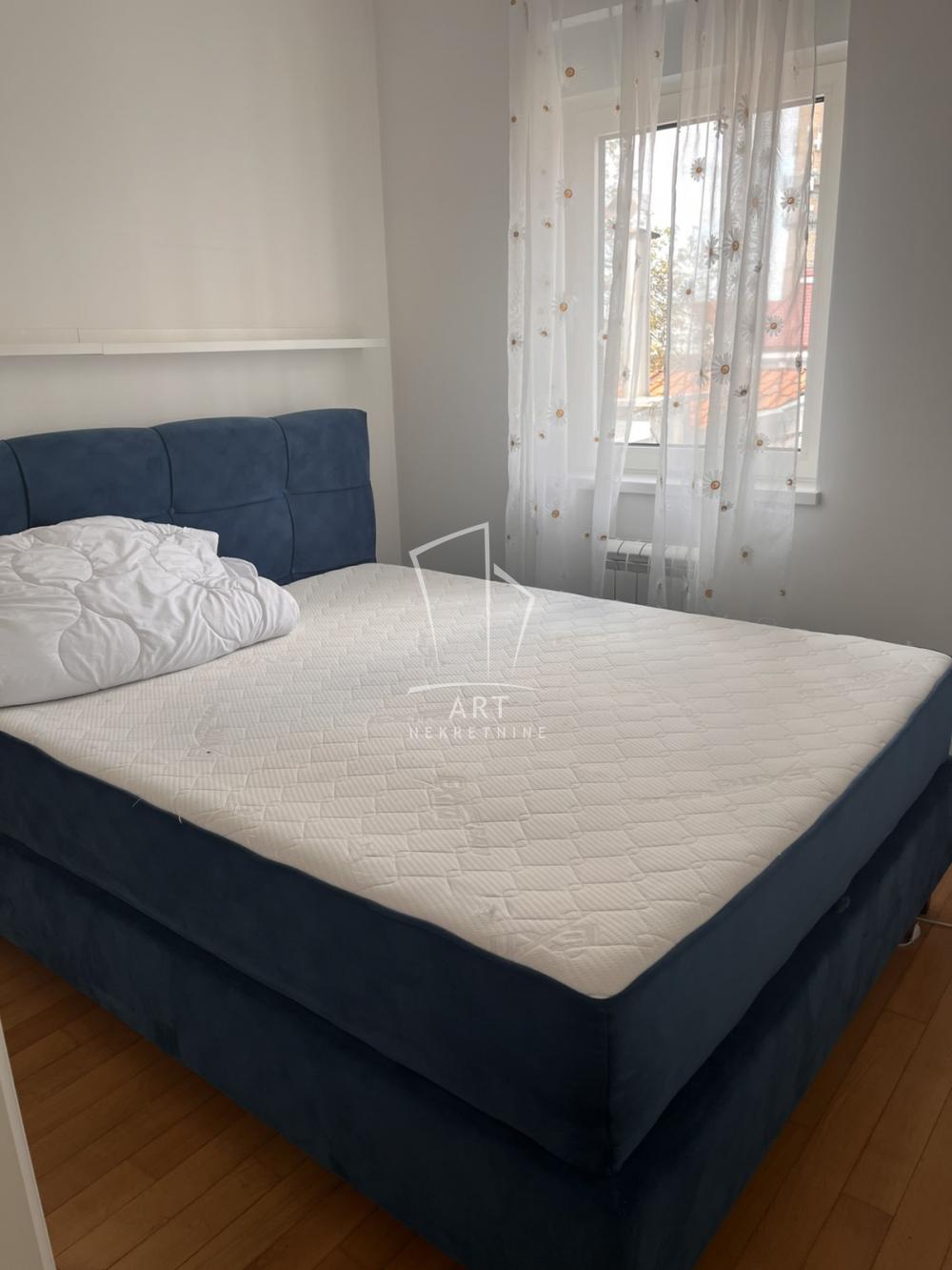Slika 2 - Majdanska Čukarica, Četvorosoban stan za izdavanje, 78m2, 1.000€