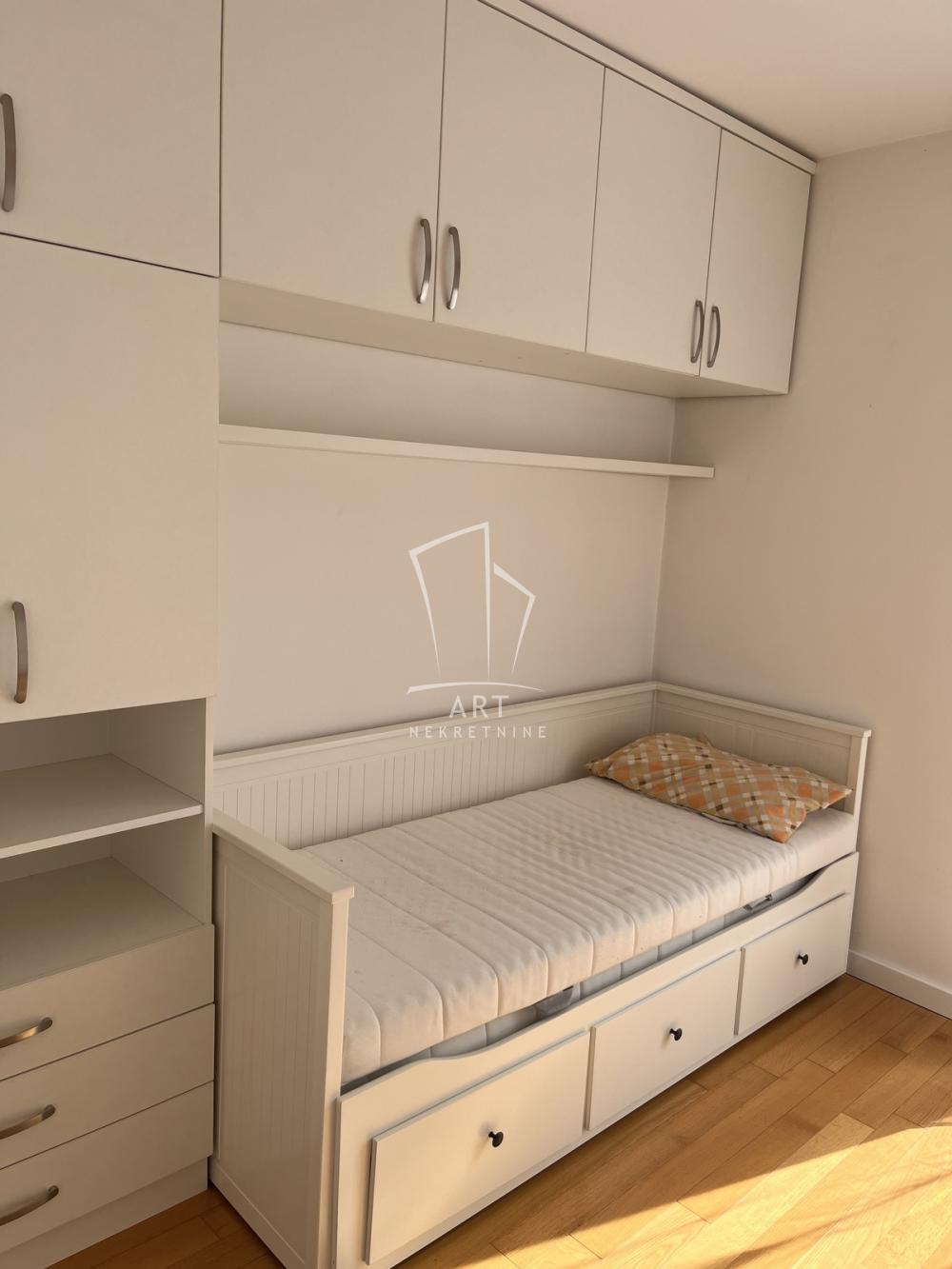Slika 3 - Majdanska Čukarica, Četvorosoban stan za izdavanje, 78m2, 1.000€