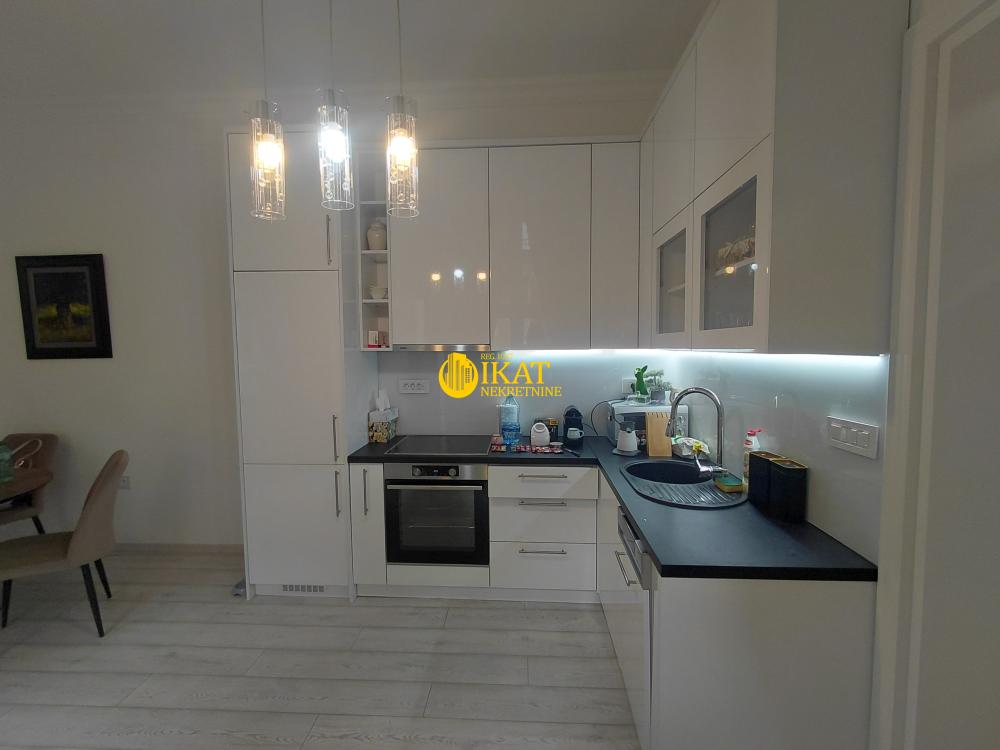 Slika 2 - Karađorđeva, Četvorosoban stan na prodaju, 134m2, 490.000€