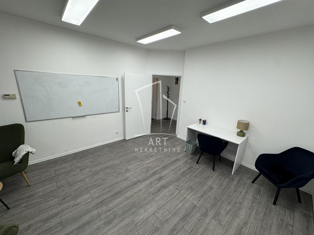 Slika 1 - Svetozara Markovića,  Lokal za izdavanje, 33m2, 600€