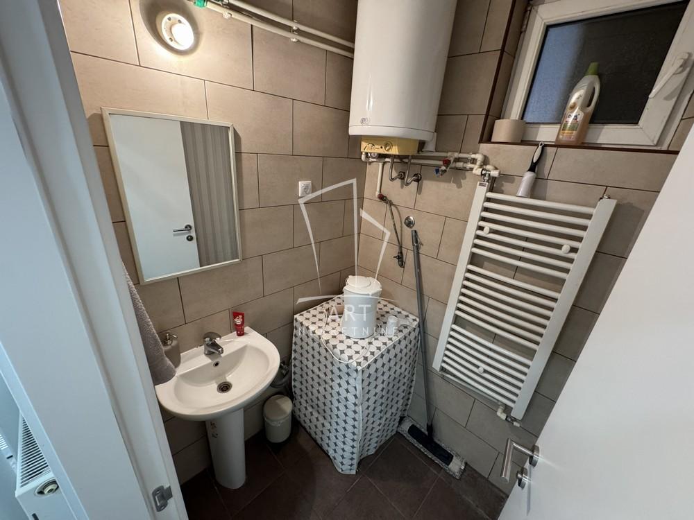 Slika 8 - Svetozara Markovića,  Lokal za izdavanje, 33m2, 600€
