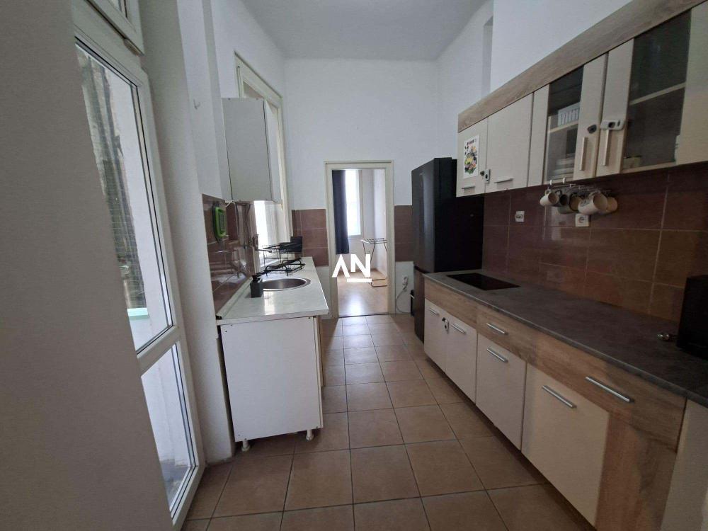 Slika 5 - Dečanska, Četvorosoban stan za izdavanje, 100m2, 1.300€