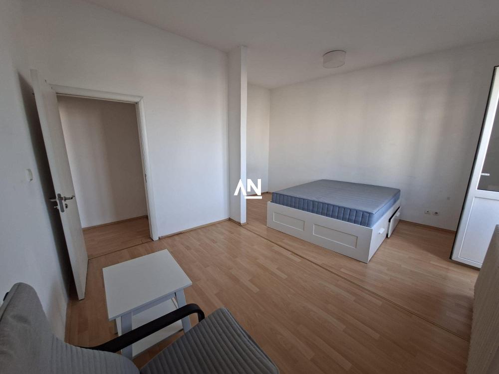 Slika 8 - Dečanska, Četvorosoban stan za izdavanje, 100m2, 1.300€