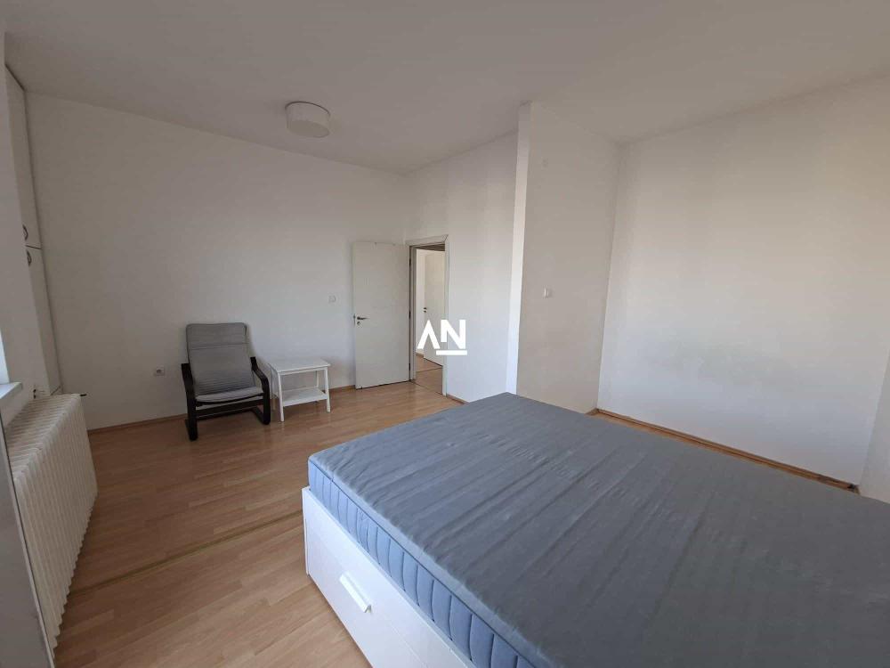 Slika 9 - Dečanska, Četvorosoban stan za izdavanje, 100m2, 1.300€