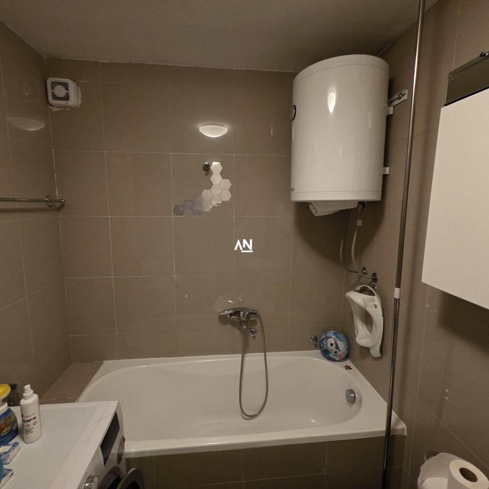 Slika 8 - Kralja Petra, Trosoban stan za izdavanje, 91m2, 1.100€