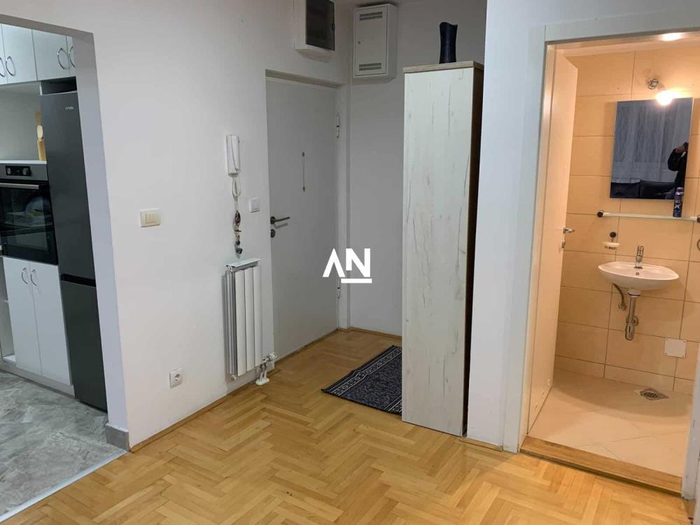 Slika 8 - Generala Ljubomira Milića, Četvorosoban stan za izdavanje, 95m2, 1.100€
