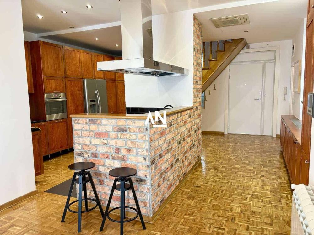 Slika 6 - Maršala Birjuzova, Trosoban stan za izdavanje, 144m2, 2.000€