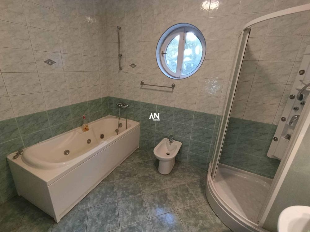 Slika 7 - Kronštatska, Četvorosoban stan za izdavanje, 104m2, 1.500€