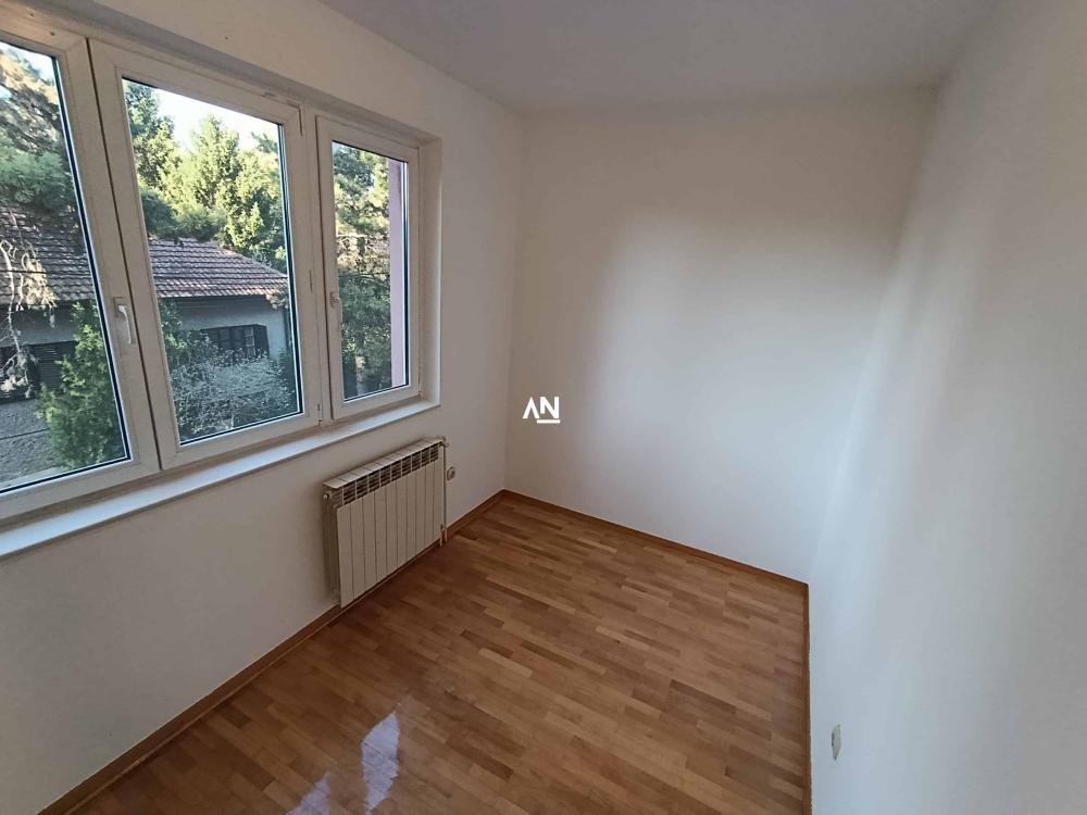 Slika 10 - Kronštatska, Četvorosoban stan za izdavanje, 104m2, 1.500€