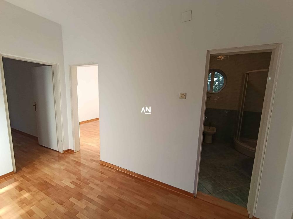 Slika 11 - Kronštatska, Četvorosoban stan za izdavanje, 104m2, 1.500€