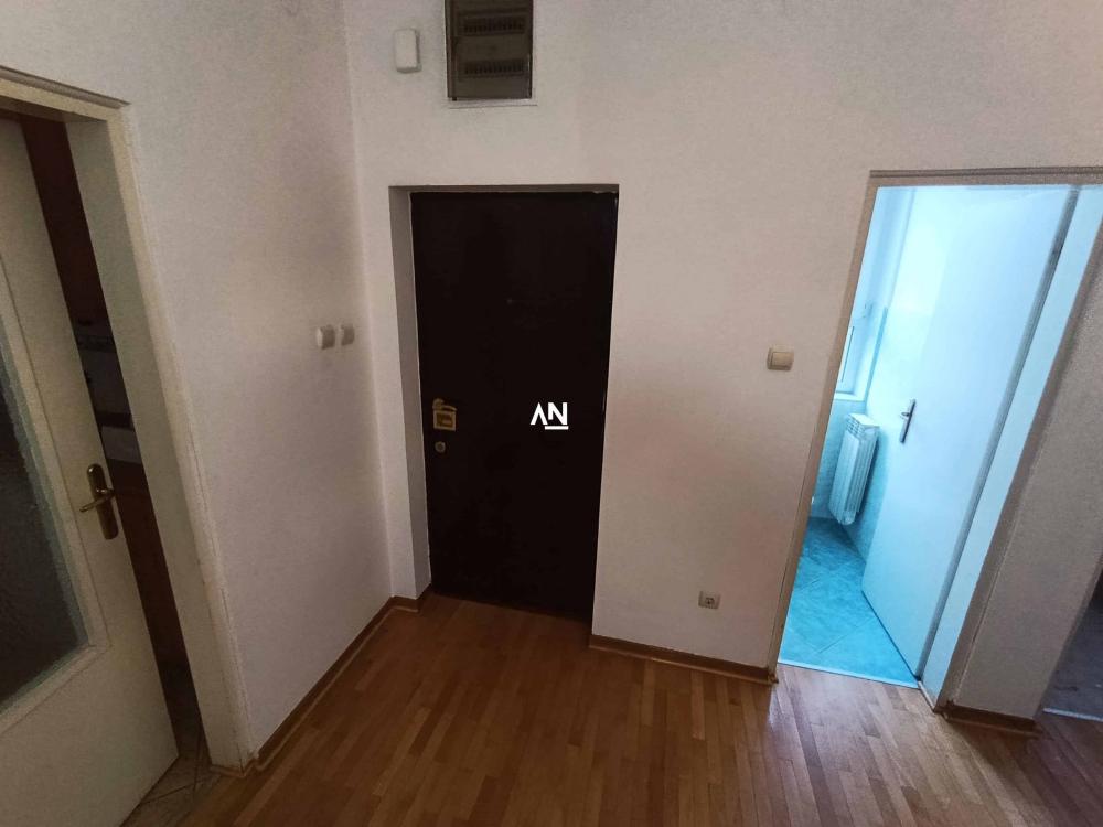 Slika 3 - Kronštatska, Četvorosoban stan za izdavanje, 104m2, 1.500€