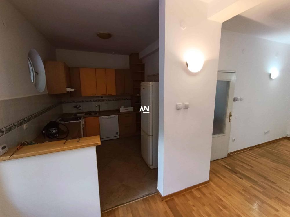 Slika 1 - Kronštatska, Četvorosoban stan za izdavanje, 104m2, 1.500€