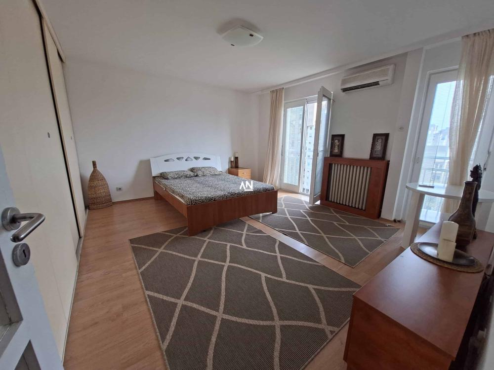 Slika 2 - Jurija Gagarina, Trosoban stan za izdavanje, 150m2, 1.500€
