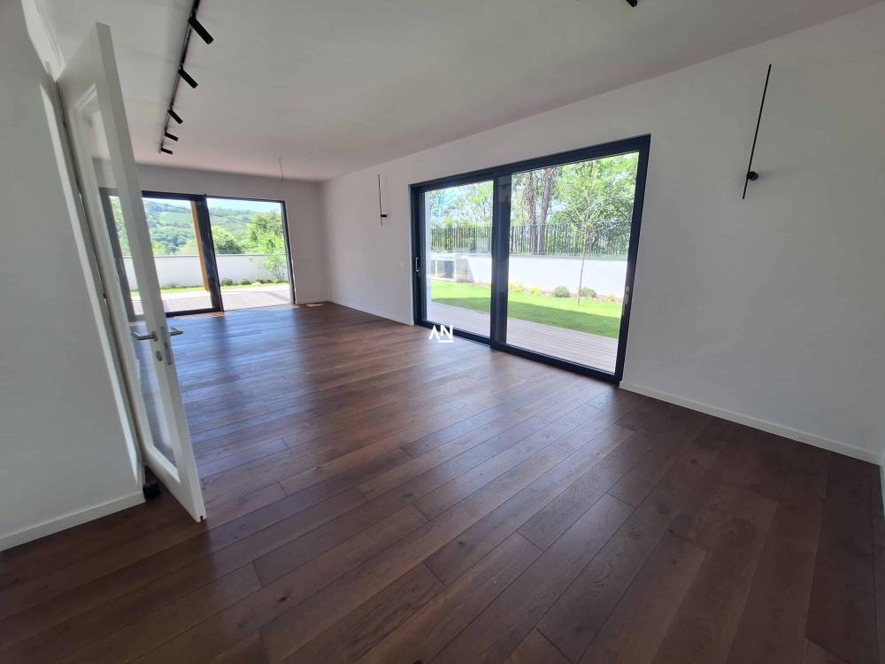 Slika 3 - Banjičkih žrtava,  Kuća za izdavanje, 276m2, 5.000€