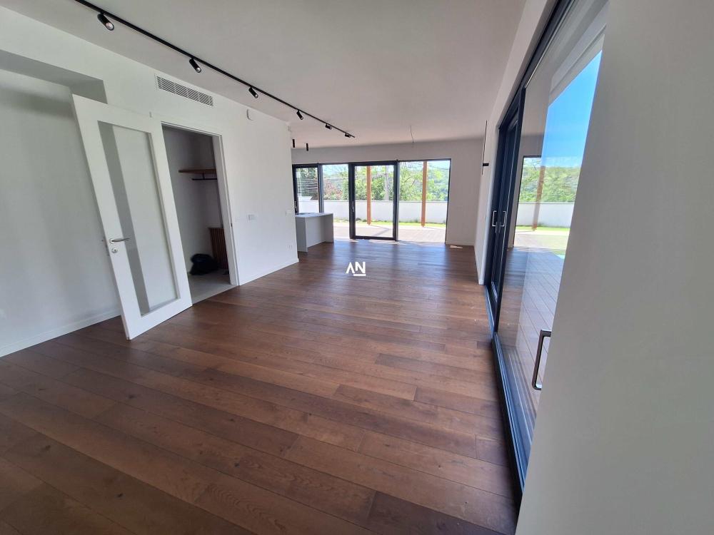 Slika 4 - Banjičkih žrtava,  Kuća za izdavanje, 276m2, 5.000€