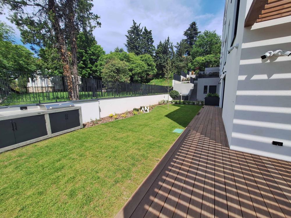 Slika 1 - Banjičkih žrtava,  Kuća za izdavanje, 276m2, 5.000€