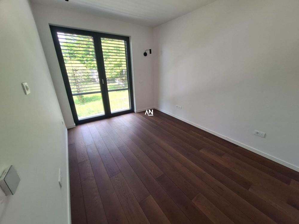 Slika 8 - Banjičkih žrtava,  Kuća za izdavanje, 276m2, 5.000€
